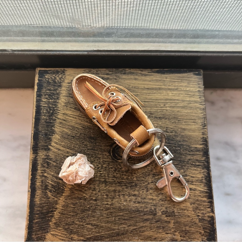 Sperry Top-Sider Boat Shoe Keychain - Picture 8 of 10